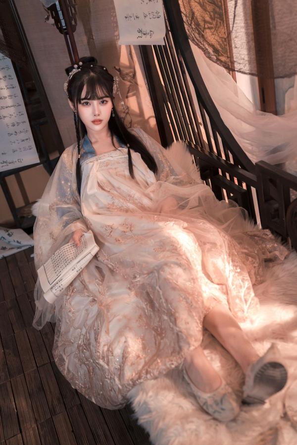    恋恋艾妮-汉服私房写真，古风雅韵与大尺度诱惑，古典美人唯美视觉盛宴第8张图片