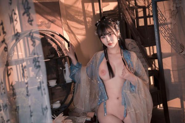    恋恋艾妮-汉服私房写真，古风雅韵与大尺度诱惑，古典美人唯美视觉盛宴第9张图片