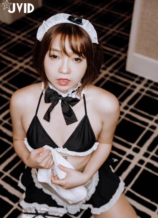    JVID雅捷《钟点女仆》系列：极致诱惑女仆角色扮演，大尺度私房写真演绎媚惑美尻，心跳加速的卧室诱惑第2张图片