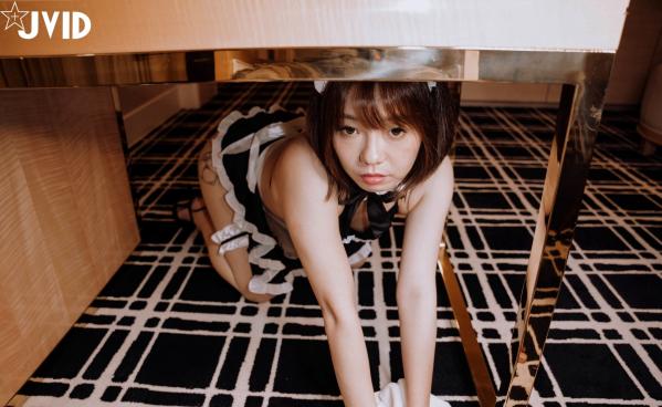    JVID雅捷《钟点女仆》系列：极致诱惑女仆角色扮演，大尺度私房写真演绎媚惑美尻，心跳加速的卧室诱惑第16张图片