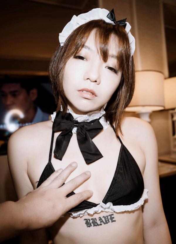    JVID雅捷《钟点女仆》系列：极致诱惑女仆角色扮演，大尺度私房写真演绎媚惑美尻，心跳加速的卧室诱惑第31张图片