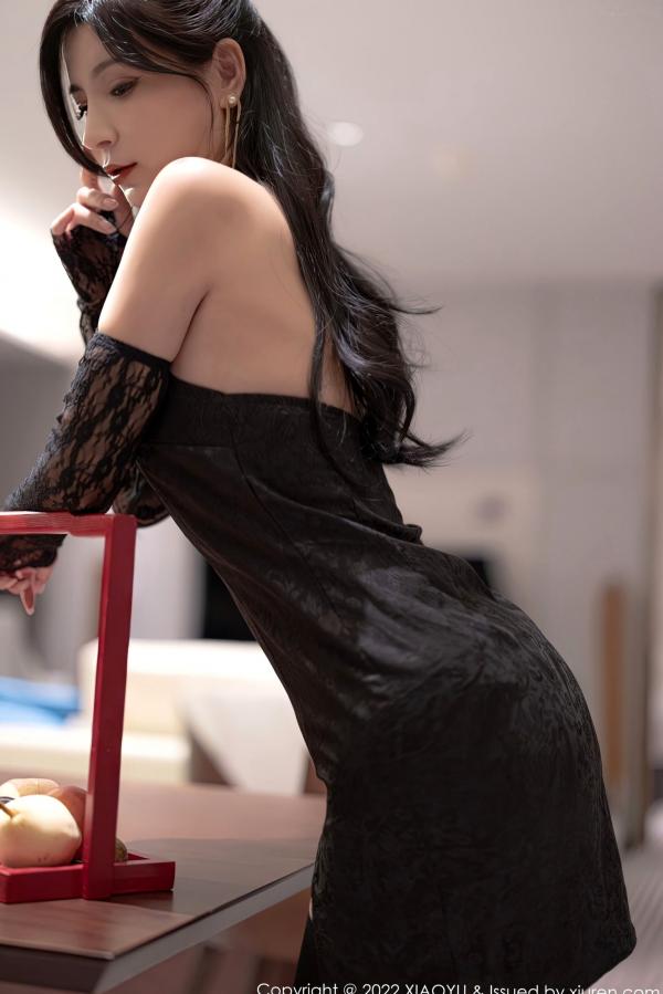    XiaoYu语画界-881-小蛮妖Yummy杭州酒店私房，蓝色蕾丝内衣搭配黑色丝袜，极致性感美腿，展现迷人妩媚身材，旅拍系列大片第2张图片