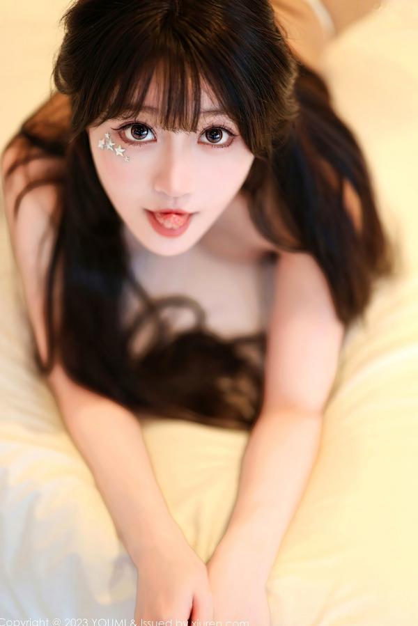    YouMi尤蜜荟-964-朱可儿Flora-性感私房大尺度美图-黄灰短款服饰诱惑白丝，展现极品傲人身材与女神气质第52张图片