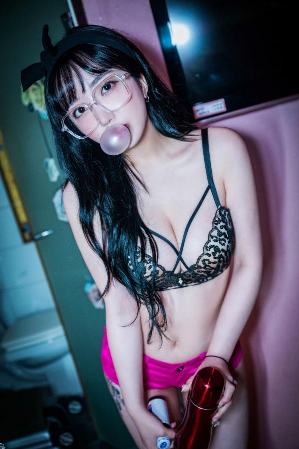    韩国美女孙乐乐Son-YeEun私房写真-大尺度家居个性纹身诱惑-Bluecake-无内裤露出第71张图片