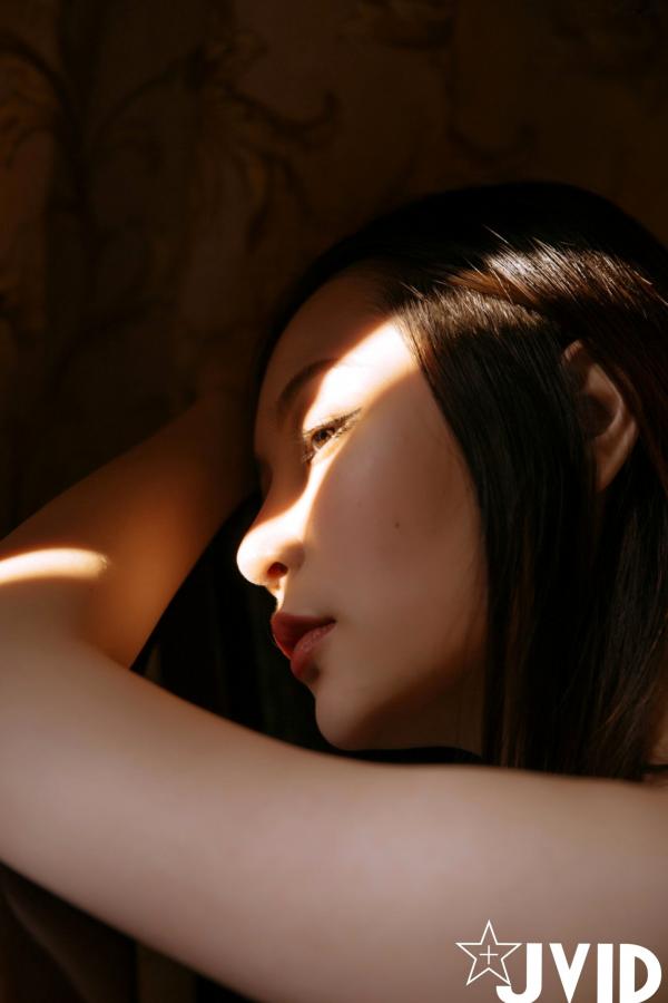    JVID女神Jenny Suen高颜值写真：一起吃份温柔的早餐，精致黑色内衣私房套图，展现冷艳气质与完美曲线，No.592第32张图片
