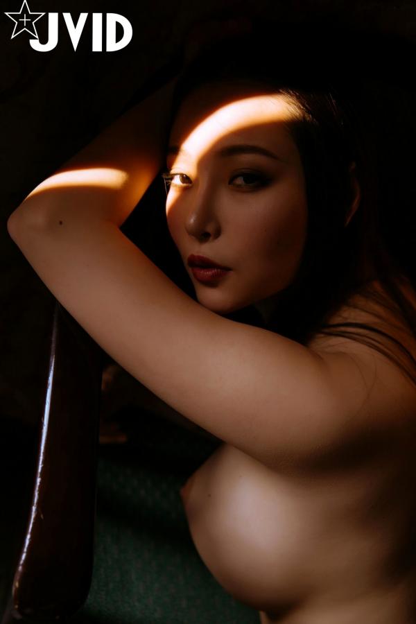    JVID女神Jenny Suen高颜值写真：一起吃份温柔的早餐，精致黑色内衣私房套图，展现冷艳气质与完美曲线，No.592第33张图片