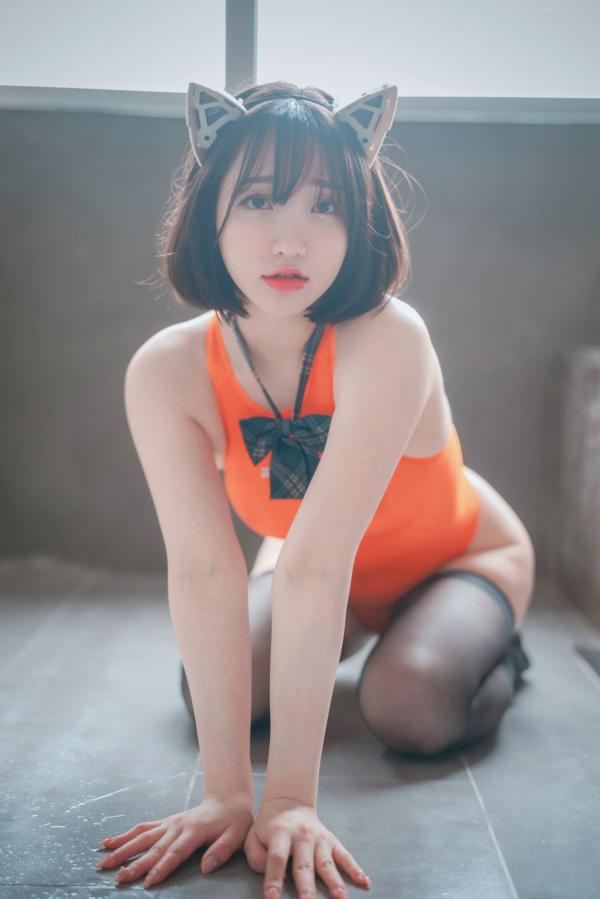    韩国美女孙乐乐Son YeEun：清纯校服诱惑、连体泳装配黑丝私房照，甜美迷人极致诱惑第145张图片