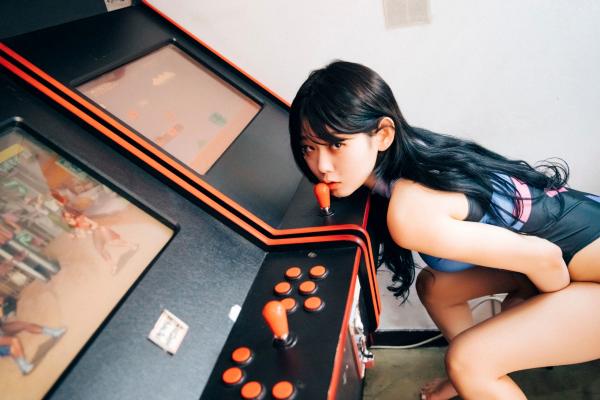    韩国美女琪雅Zia街机厅私房写真，修身连体衣展现撩人曲线，清纯少女的性感诱惑套图第51张图片