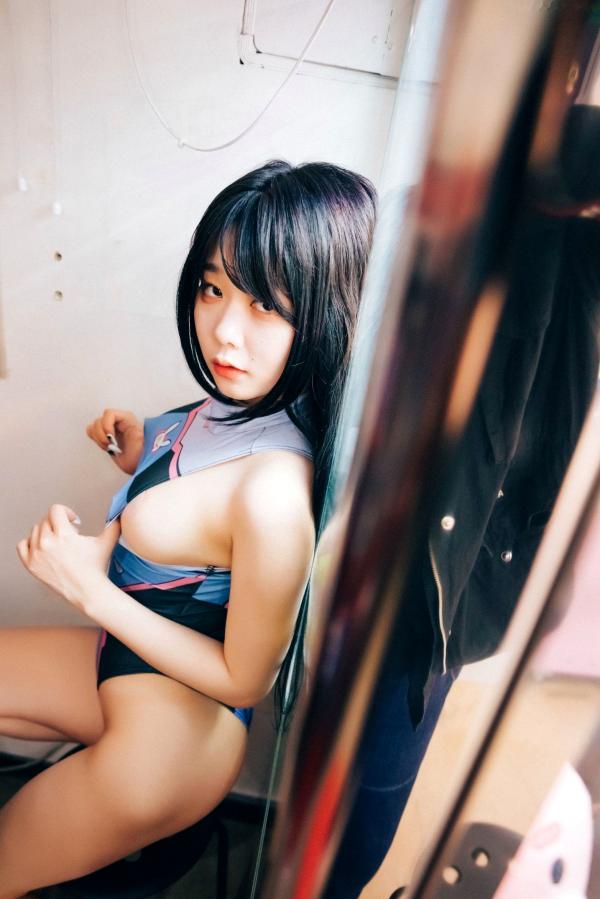    韩国美女琪雅Zia街机厅私房写真，修身连体衣展现撩人曲线，清纯少女的性感诱惑套图第76张图片