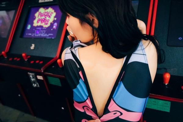    韩国美女琪雅Zia街机厅私房写真，修身连体衣展现撩人曲线，清纯少女的性感诱惑套图第89张图片