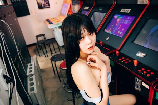    韩国美女琪雅Zia街机厅私房写真，修身连体衣展现撩人曲线，清纯少女的性感诱惑套图第91张图片