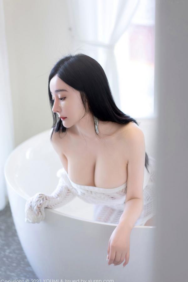    YouMi尤蜜荟-允尔-白色镂空连衣裙泳池湿身写真，身材饱满气质冷艳，极致性感尤物撩人时刻第44张图片