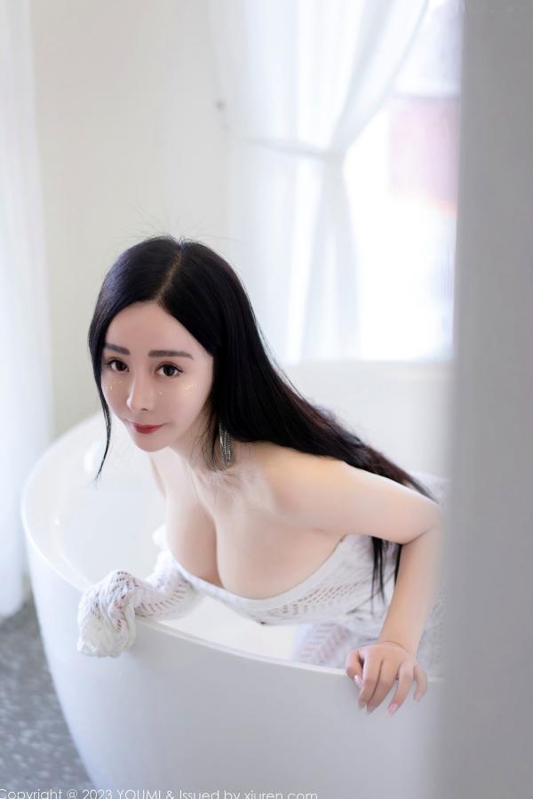    YouMi尤蜜荟-允尔-白色镂空连衣裙泳池湿身写真，身材饱满气质冷艳，极致性感尤物撩人时刻第46张图片
