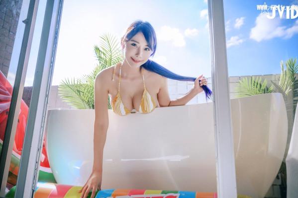    《JVID-乐乐-邻居姐姐-No.617》户外私房性感写真，城市阳台浴缸演绎火辣魅力，极致诱惑诱人眼球第34张图片