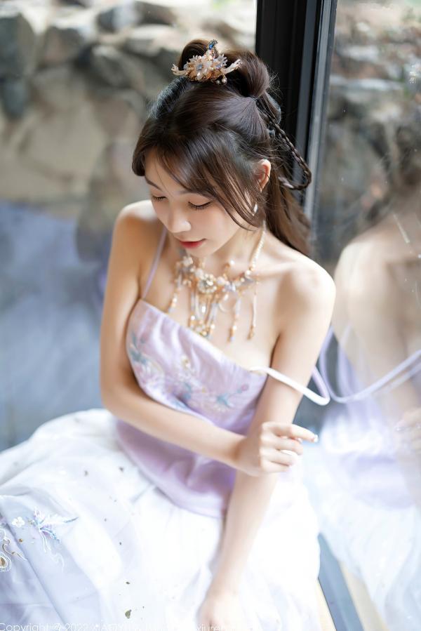    XiaoYu语画界-866-徐莉芝：杭州旅拍浅紫色古韵汉服写真，尽展迷人东方神韵与极致私房诱惑（2022.09.19）第33张图片