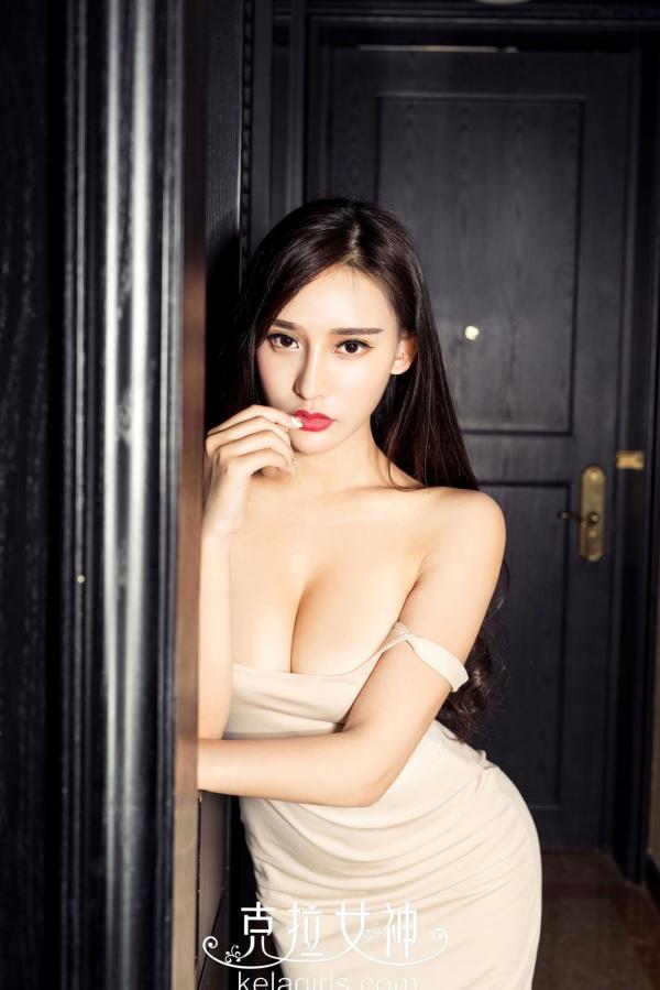    KelaGirls克拉女神-小西《魅惑の眼神》卧室私房写真，极致诱惑白色内衣诱惑秀第13张图片