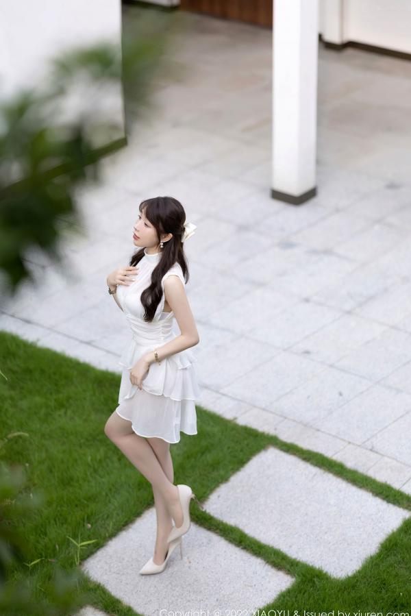    XiaoYu语画界-徐莉芝：纯欲白裙私房写真，极致修长美腿，尽显优雅性感诱惑第3张图片