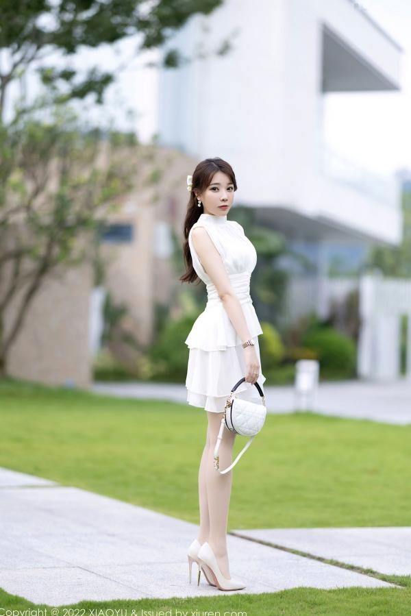    XiaoYu语画界-徐莉芝：纯欲白裙私房写真，极致修长美腿，尽显优雅性感诱惑第9张图片
