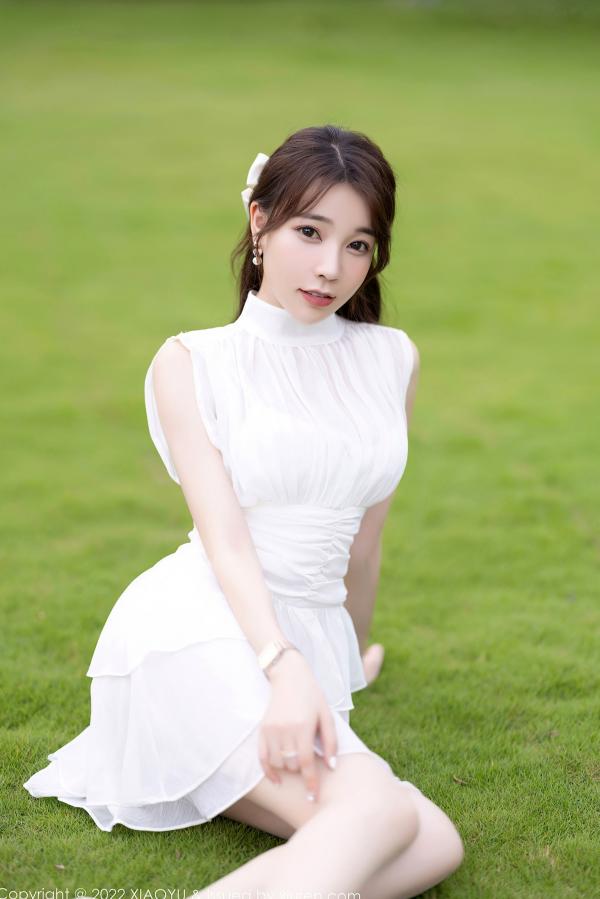    XiaoYu语画界-徐莉芝：纯欲白裙私房写真，极致修长美腿，尽显优雅性感诱惑第10张图片