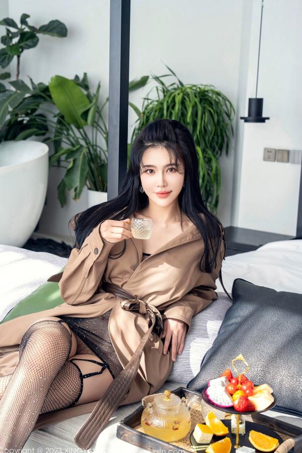    XingYan星颜社：刘钰儿、李丽莎双姝私房照，风衣搭配黑丝内衣尽显极致性感诱惑，高颜值女神酒店大尺度定格第7张图片