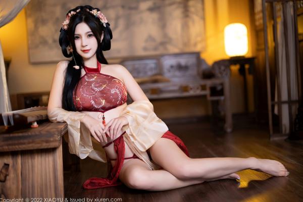    XiaoYu语画界-858：小蛮妖Yummy杭州古典旅拍，红纱古装尽显诱惑风情，伴随古琴演绎白嫩肌肤之美第2张图片
