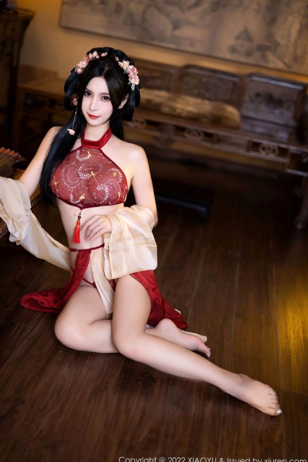    XiaoYu语画界-858：小蛮妖Yummy杭州古典旅拍，红纱古装尽显诱惑风情，伴随古琴演绎白嫩肌肤之美第4张图片