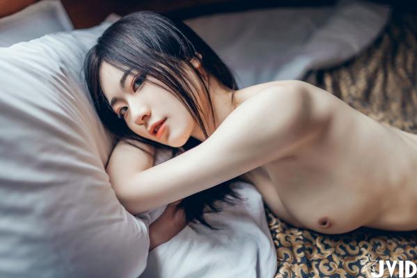    JVID-阿黎-空灵系怪奇美少女：极品骨感身材，精美室内私房写真，气质冷艳诱惑，尽显女神魅力第77张图片