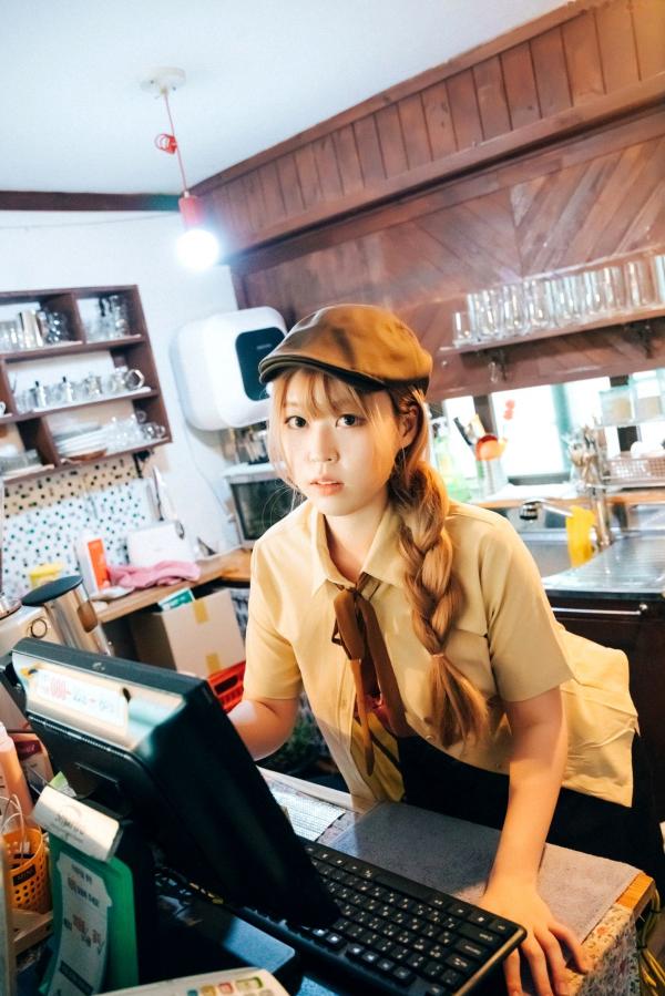    韩国美女Mozzi咖啡店性感侍者，清纯制服诱惑角色扮演，无圣光大尺度写真系列第58张图片