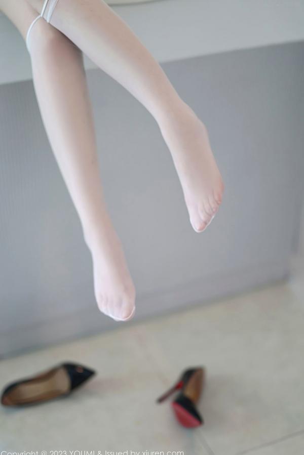    YouMi尤蜜荟-947-尤妮丝Egg高清写真：极致白色蕾丝诱惑与绝美私房居家意境，无圣光大尺度展现傲人身材第51张图片
