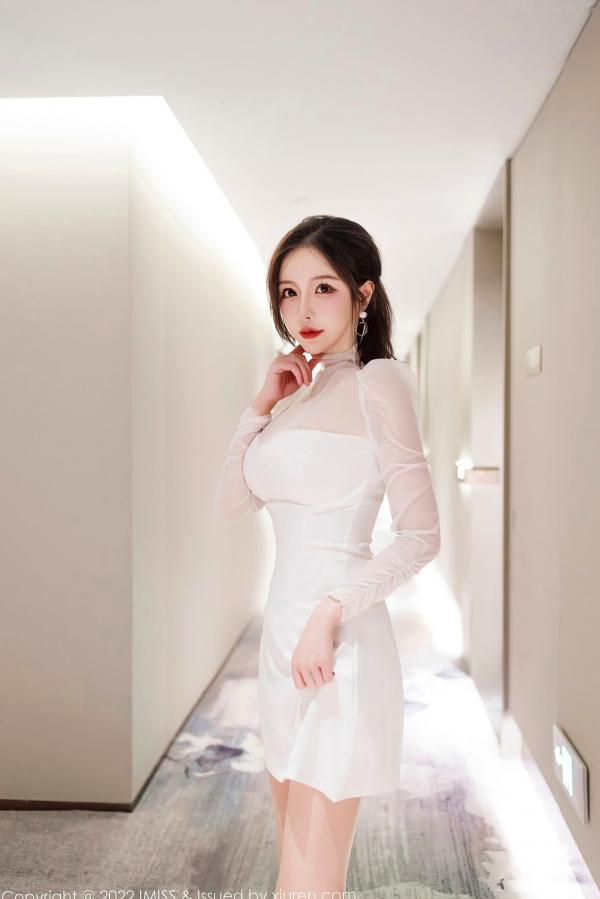    IMiss爱蜜社 Lindalinda：白色薄透连衣裙诱惑，室内私房写真，极致肉丝美腿绝美呈现（655期）第1张图片