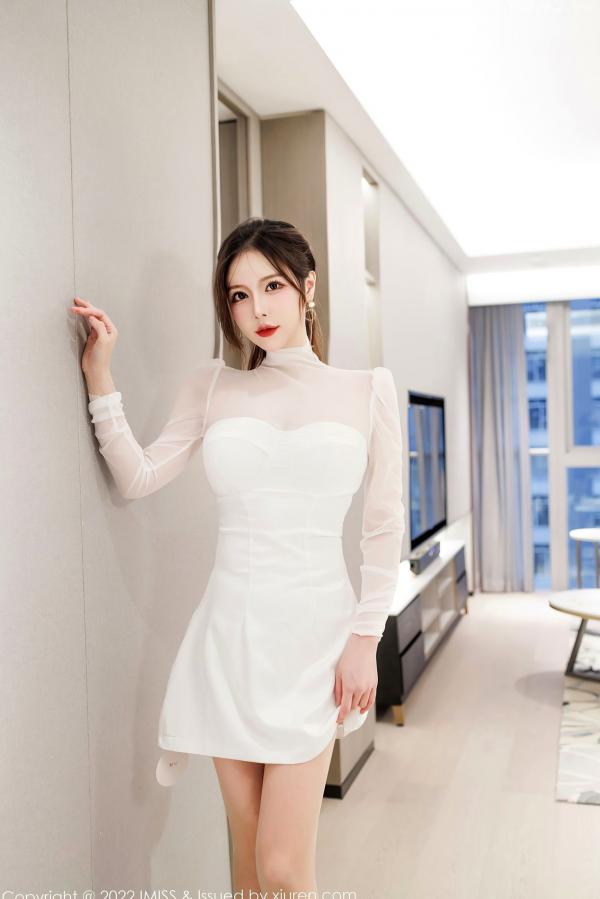    IMiss爱蜜社 Lindalinda：白色薄透连衣裙诱惑，室内私房写真，极致肉丝美腿绝美呈现（655期）第5张图片