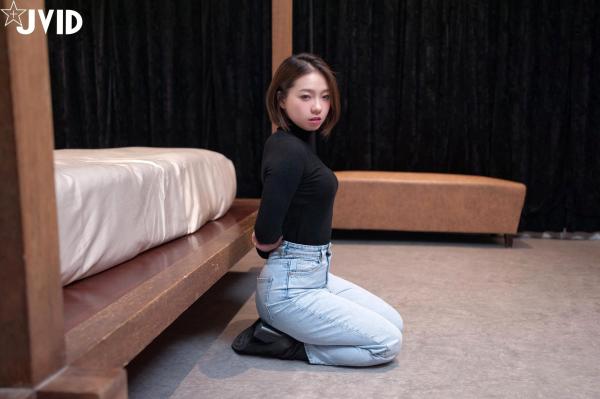    JVID-雅捷-全裸一字马の吊縛_第一人称视角绳缚调教_高端艺术写真室内摄影_极致身材大尺度作品第2张图片