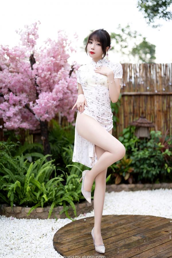    XiaoYu语画界-838-徐莉芝-唯美樱花户外夜拍-白色透视蕾丝长裙-极品丝袜高跟-性感诱惑私房女神写真第21张图片