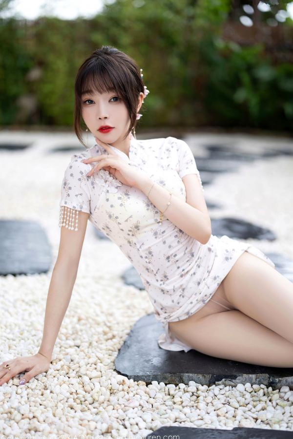    XiaoYu语画界-838-徐莉芝-唯美樱花户外夜拍-白色透视蕾丝长裙-极品丝袜高跟-性感诱惑私房女神写真第46张图片