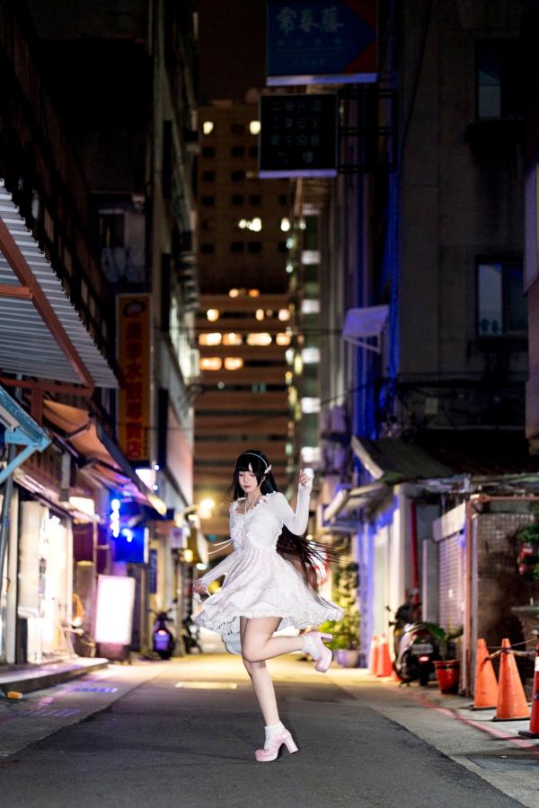    落落raku-似水流年：洛丽塔街拍梦幻夜景，甜美清纯少女的都市夜色写真第1张图片