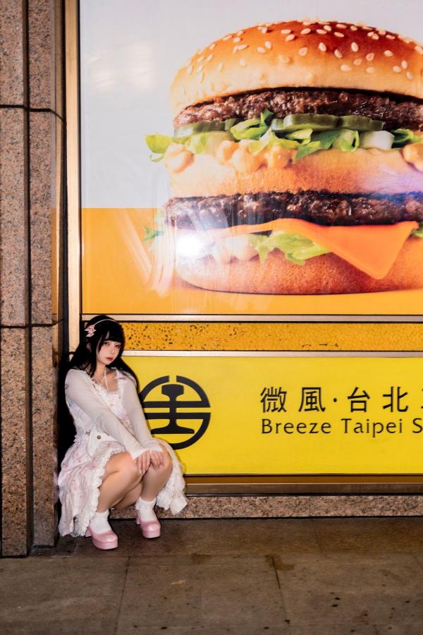    落落raku-似水流年：洛丽塔街拍梦幻夜景，甜美清纯少女的都市夜色写真第7张图片