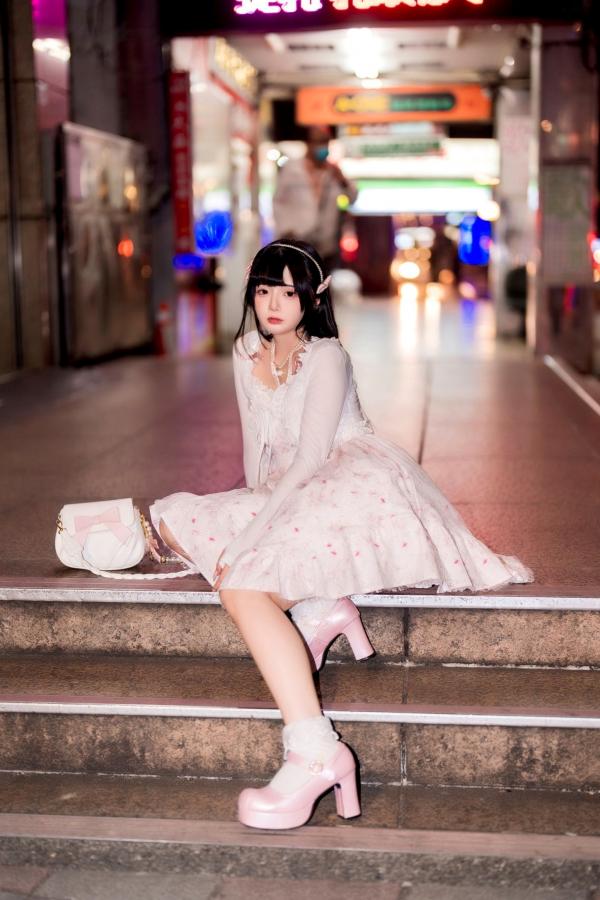    落落raku-似水流年：洛丽塔街拍梦幻夜景，甜美清纯少女的都市夜色写真第21张图片