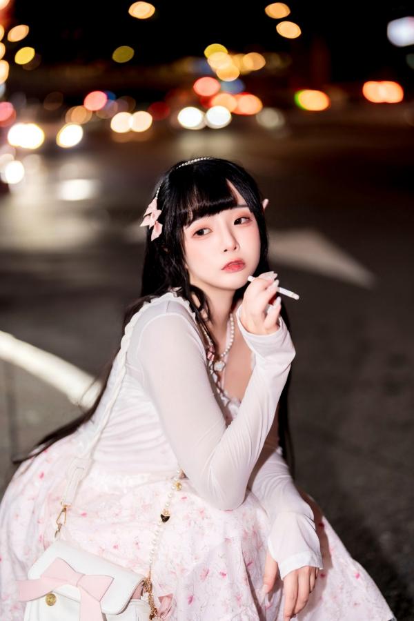    落落raku-似水流年：洛丽塔街拍梦幻夜景，甜美清纯少女的都市夜色写真第24张图片