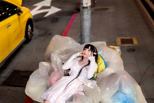    落落raku-似水流年：洛丽塔街拍梦幻夜景，甜美清纯少女的都市夜色写真第31张图片