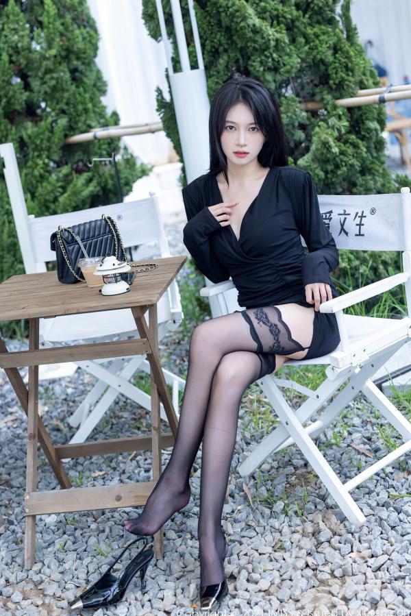    IMiss爱蜜社-643-Lynn刘奕宁-热带泳池桨板黑比基尼-户外黑裙丝袜-优雅女神私房写真第31张图片