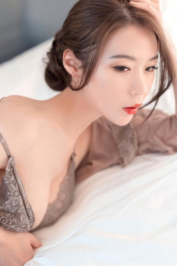    IMiss爱蜜社-637-梦心月：浴室湿身魅力大片，肉色蕾丝睡衣搭配黑丝裤袜，演绎极致私房诱惑第24张图片