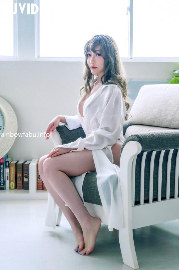    JVID-璃奈酱《充气娃娃》No.618—纯欲风白色内衣私房照，性感诱惑视觉盛宴第3张图片