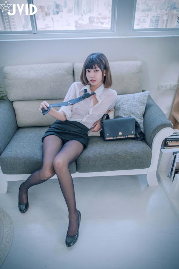    JVID-果宝宝-职场面试主题，OL制服诱惑，极致曲线诠释大尺度职场风情第8张图片