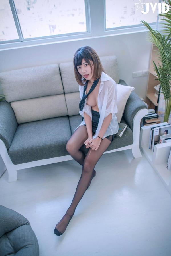    JVID-果宝宝-职场面试主题，OL制服诱惑，极致曲线诠释大尺度职场风情第17张图片