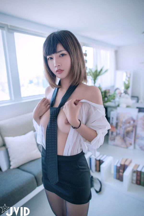    JVID-果宝宝-职场面试主题，OL制服诱惑，极致曲线诠释大尺度职场风情第69张图片