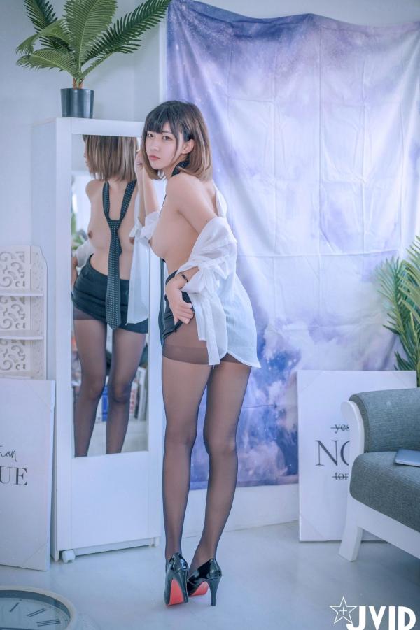    JVID-果宝宝-职场面试主题，OL制服诱惑，极致曲线诠释大尺度职场风情第76张图片