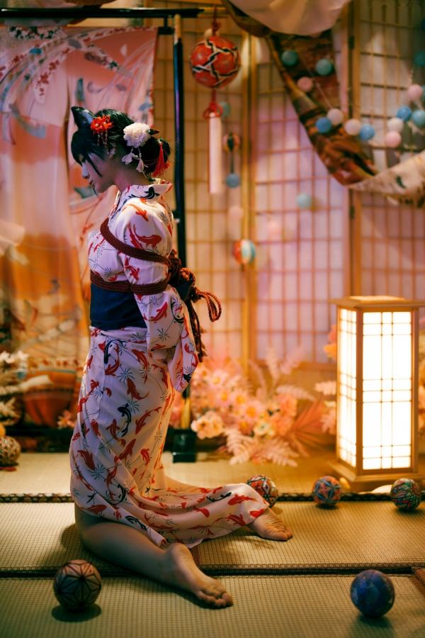   落落Raku-成人式：精致和服诱惑，猫耳装扮与红绳私房写真，极致身材尽显日系魅力第32张图片