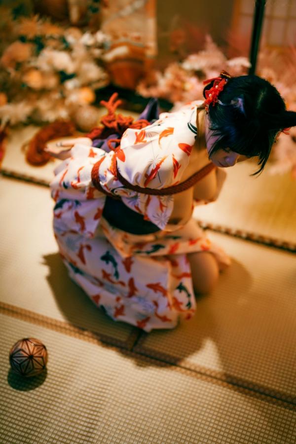    落落Raku-成人式：精致和服诱惑，猫耳装扮与红绳私房写真，极致身材尽显日系魅力第34张图片