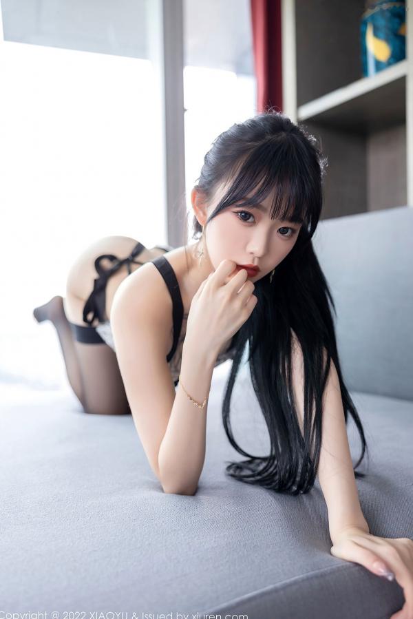    XiaoYu语画界817 室内私房写真 浅色蕾丝透视连体衣搭配黑丝袜 极致诱惑与野性美感 (2022.07.11)第58张图片