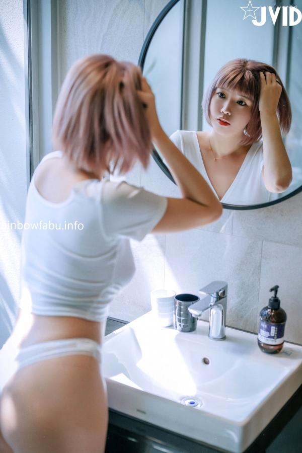    JVID-果寶寶-未曾谋面的网恋小女友：短发私房写真，网眼诱惑、大尺度自然光影，极品纯欲诱惑第28张图片